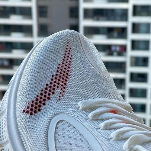 安踏最新跑鞋爆料,科技升级，领跑未来跑鞋潮流